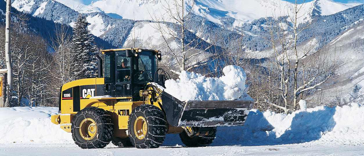 建機で除雪！駐車場の除雪 | 建機で除雪！ | Cat 建機 研究所｜日本キャタピラー【公式】